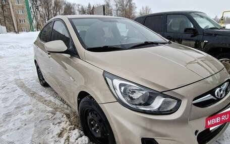 Hyundai Solaris II рестайлинг, 2011 год, 660 000 рублей, 12 фотография