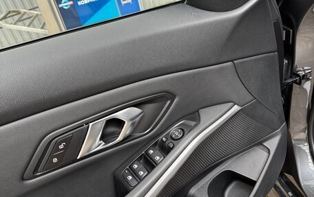 BMW 3 серия, 2019 год, 2 950 000 рублей, 14 фотография