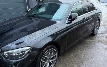 Mercedes-Benz E-Класс, 2020 год, 2 400 000 рублей, 3 фотография