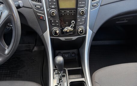 Hyundai Sonata VI, 2012 год, 1 450 000 рублей, 14 фотография