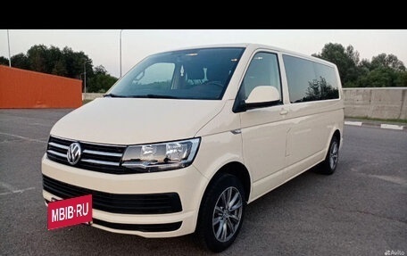 Volkswagen Caravelle T6 рестайлинг, 2019 год, 3 330 000 рублей, 2 фотография