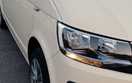 Volkswagen Caravelle T6 рестайлинг, 2019 год, 3 330 000 рублей, 9 фотография