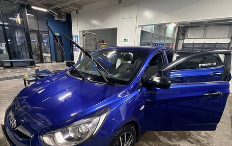 Hyundai Solaris II рестайлинг, 2012 год, 630 000 рублей, 2 фотография