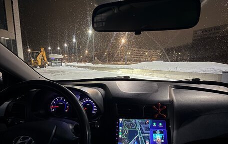 Hyundai Solaris II рестайлинг, 2012 год, 630 000 рублей, 22 фотография