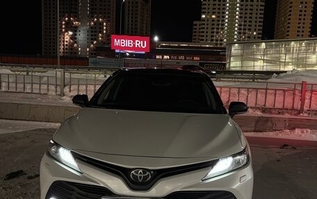 Toyota Camry, 2020 год, 3 300 000 рублей, 2 фотография