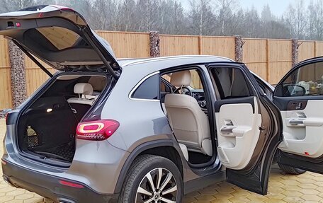 Mercedes-Benz GLA, 2023 год, 6 000 000 рублей, 14 фотография