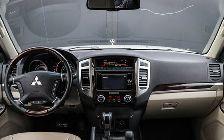 Mitsubishi Pajero IV, 2019 год, 3 700 000 рублей, 10 фотография