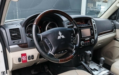 Mitsubishi Pajero IV, 2019 год, 3 700 000 рублей, 13 фотография