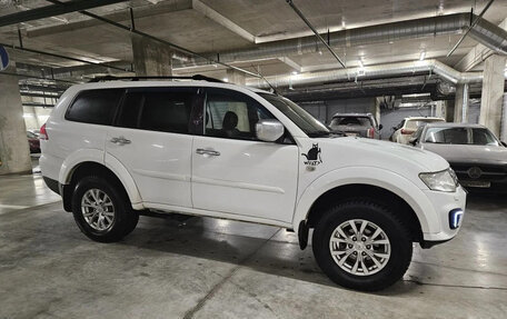 Mitsubishi Pajero Sport II рестайлинг, 2014 год, 2 600 000 рублей, 4 фотография