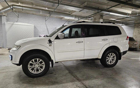 Mitsubishi Pajero Sport II рестайлинг, 2014 год, 2 600 000 рублей, 2 фотография