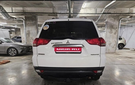 Mitsubishi Pajero Sport II рестайлинг, 2014 год, 2 600 000 рублей, 3 фотография