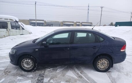 Volkswagen Polo VI (EU Market), 2011 год, 700 000 рублей, 2 фотография