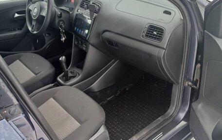 Volkswagen Polo VI (EU Market), 2011 год, 700 000 рублей, 4 фотография