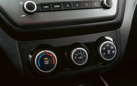 KIA Rio III рестайлинг, 2016 год, 1 199 000 рублей, 19 фотография