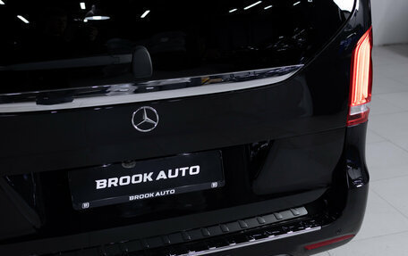 Mercedes-Benz V-Класс, 2018 год, 5 990 000 рублей, 29 фотография