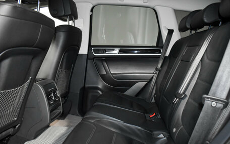 Volkswagen Touareg III, 2016 год, 3 300 000 рублей, 11 фотография