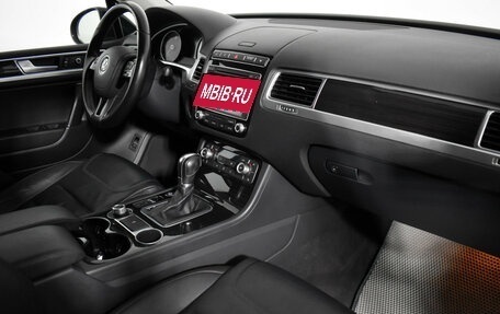 Volkswagen Touareg III, 2016 год, 3 300 000 рублей, 12 фотография