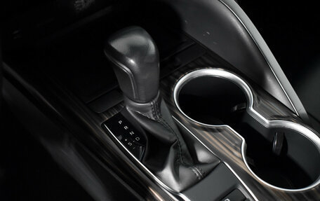 Toyota Camry, 2020 год, 3 190 000 рублей, 10 фотография