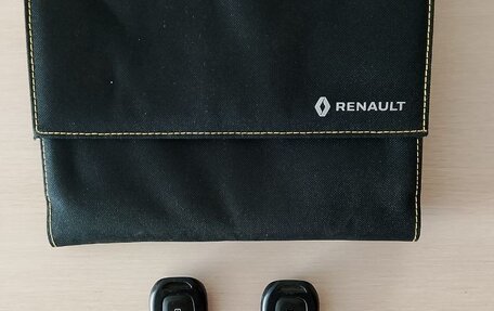 Renault Logan II, 2017 год, 950 000 рублей, 10 фотография