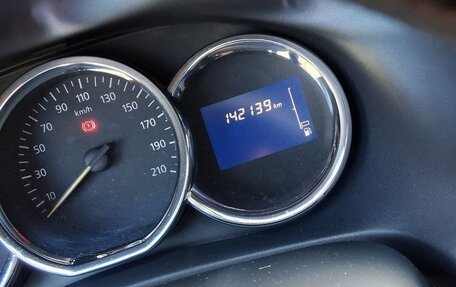 Renault Logan II, 2017 год, 950 000 рублей, 11 фотография