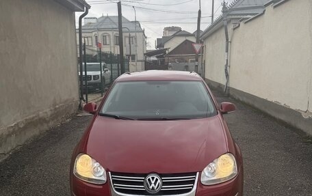 Volkswagen Jetta VI, 2010 год, 700 000 рублей, 2 фотография