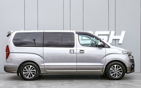 Hyundai Grand Starex Grand Starex I рестайлинг 2, 2020 год, 4 240 000 рублей, 5 фотография