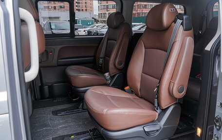 Hyundai Grand Starex Grand Starex I рестайлинг 2, 2020 год, 4 240 000 рублей, 9 фотография