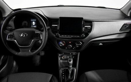 Hyundai Solaris II рестайлинг, 2021 год, 1 395 900 рублей, 13 фотография