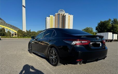 Toyota Camry, 2022 год, 3 600 000 рублей, 6 фотография