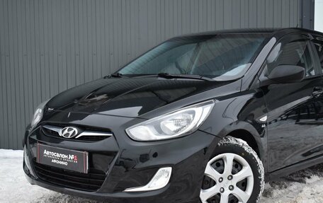 Hyundai Solaris II рестайлинг, 2013 год, 659 999 рублей, 1 фотография