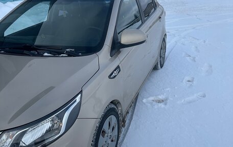 KIA Rio III рестайлинг, 2014 год, 900 000 рублей, 2 фотография