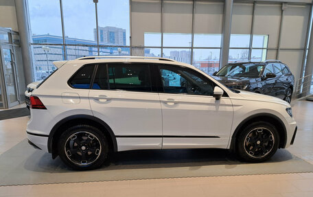 Volkswagen Tiguan II, 2018 год, 2 850 000 рублей, 4 фотография