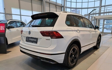 Volkswagen Tiguan II, 2018 год, 2 850 000 рублей, 5 фотография