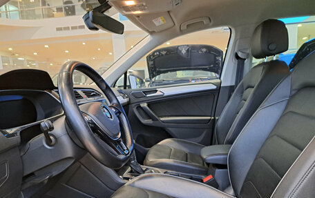 Volkswagen Tiguan II, 2018 год, 2 850 000 рублей, 16 фотография