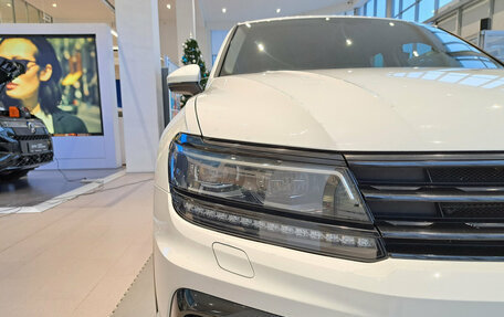 Volkswagen Tiguan II, 2018 год, 2 850 000 рублей, 17 фотография