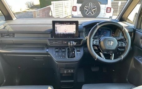 Honda Stepwgn, 2023 год, 2 450 000 рублей, 7 фотография