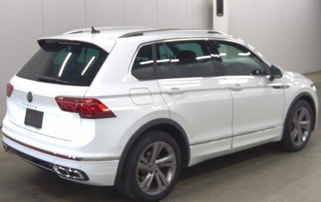 Volkswagen Tiguan II, 2024 год, 3 100 400 рублей, 5 фотография