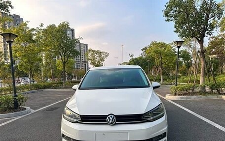 Volkswagen Touran III, 2022 год, 1 380 007 рублей, 2 фотография