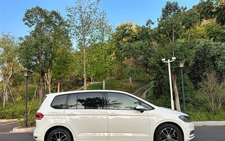 Volkswagen Touran III, 2022 год, 1 380 007 рублей, 4 фотография