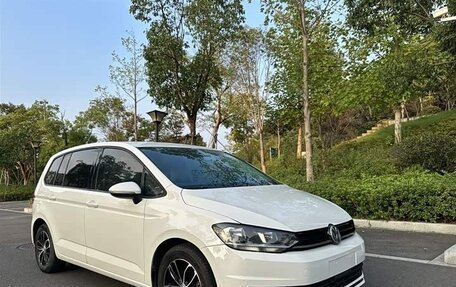 Volkswagen Touran III, 2022 год, 1 380 007 рублей, 3 фотография