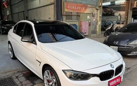 BMW 3 серия, 2019 год, 1 350 000 рублей, 3 фотография