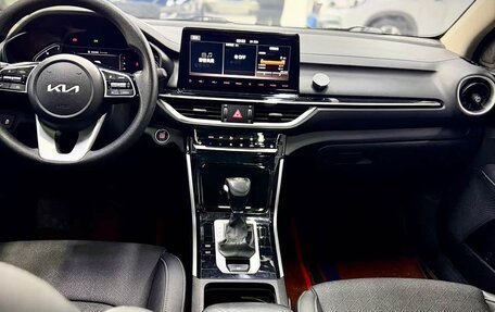 KIA K3, 2022 год, 1 610 000 рублей, 9 фотография