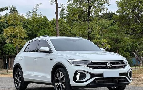 Volkswagen T-Roc I, 2022 год, 1 510 000 рублей, 2 фотография