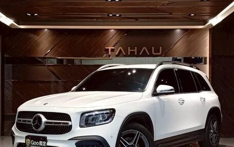 Mercedes-Benz GLB, 2022 год, 2 000 000 рублей, 1 фотография