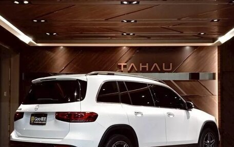 Mercedes-Benz GLB, 2022 год, 2 000 000 рублей, 2 фотография