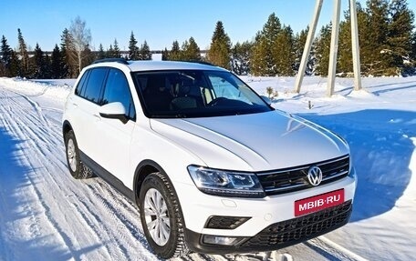 Volkswagen Tiguan II, 2019 год, 2 050 000 рублей, 1 фотография