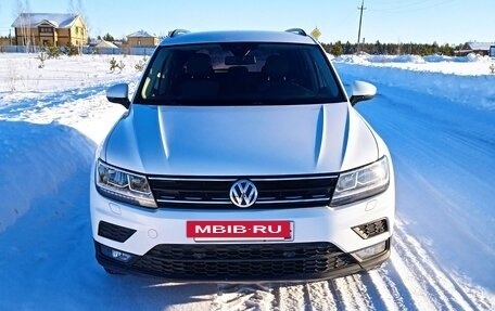 Volkswagen Tiguan II, 2019 год, 2 050 000 рублей, 3 фотография