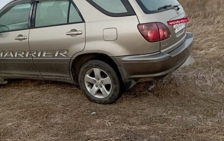 Toyota Harrier, 1999 год, 400 000 рублей, 2 фотография