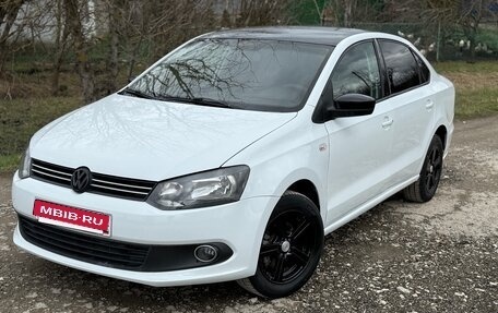 Volkswagen Polo VI (EU Market), 2014 год, 695 000 рублей, 2 фотография
