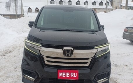 Honda Stepwgn IV, 2017 год, 2 270 000 рублей, 1 фотография